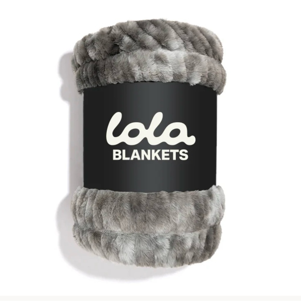 Lola Plush Smoky Skies Blanket Medium NWT
